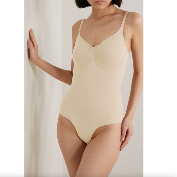 SKIMS Tops - Skims Seamless Sculpt Thong Bodysuit Nude Size XXS / XS NWOT